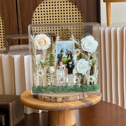 Vienna Acrylic Box Frame 