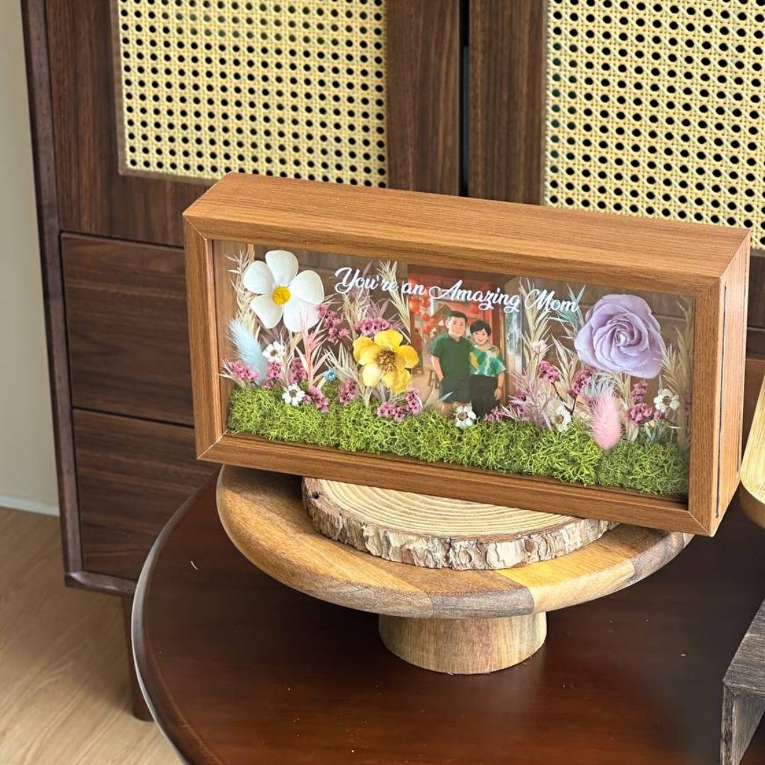 Family Portraits Flowers & Gift l Preserved Flower Frame l Delivery ...